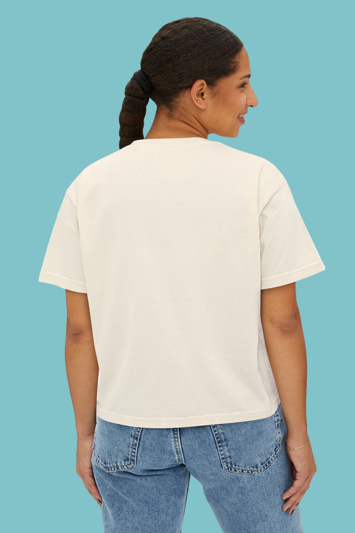 She Reads Bookshop Logo Cropped t-shirt